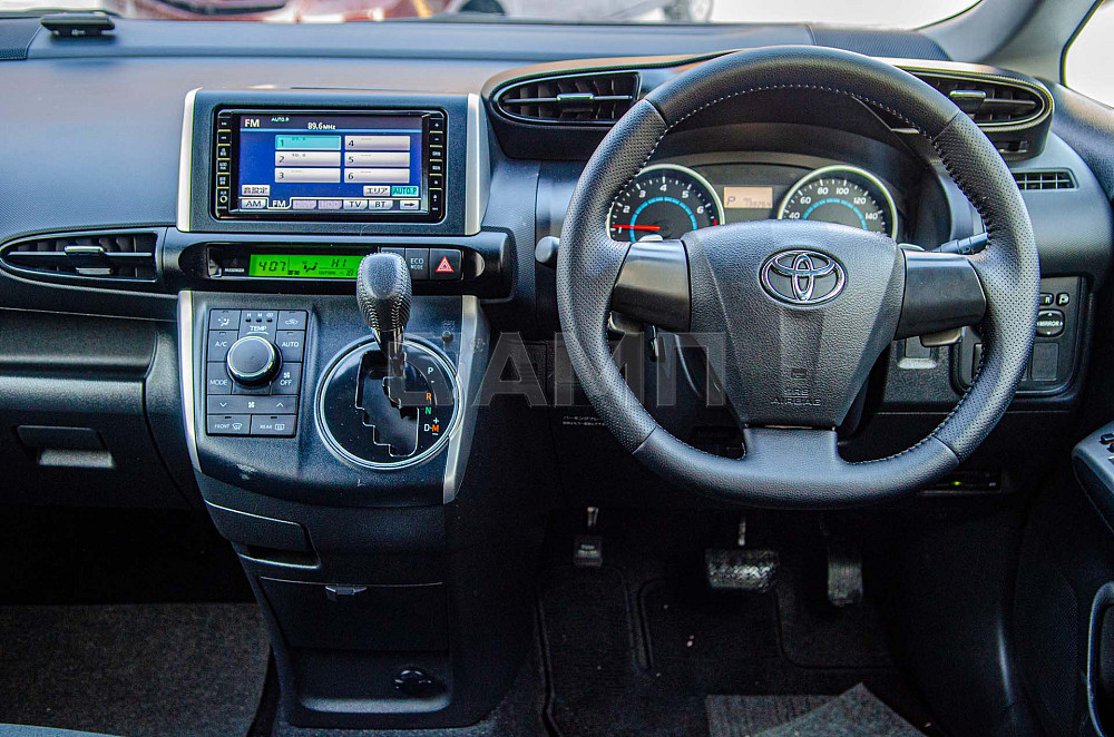 Продам Toyota Wish Новосибирск - изображение 6