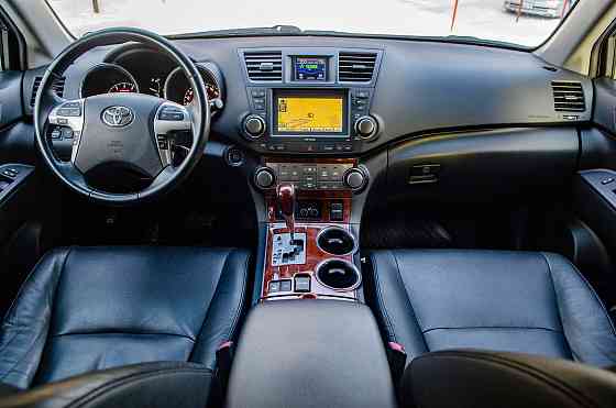 Продам Toyota Highlander Новосибирск