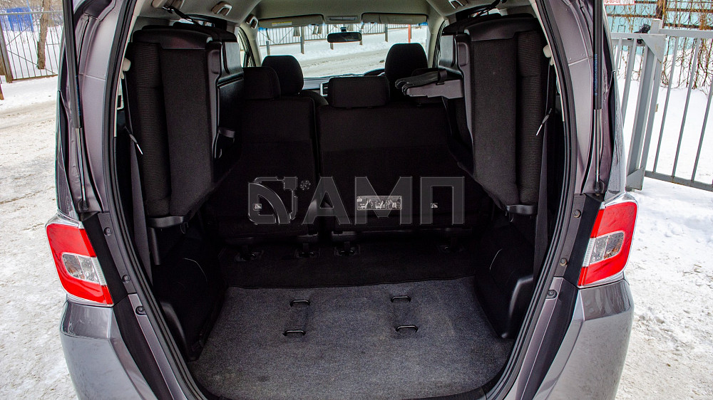 Продам Honda Freed Новосибирск - изображение 5