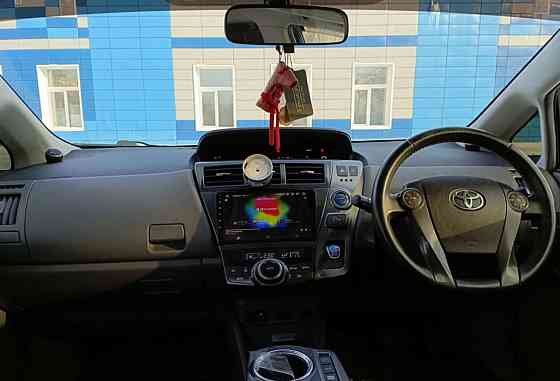 Продам Toyota Prius Alpha Новосибирск