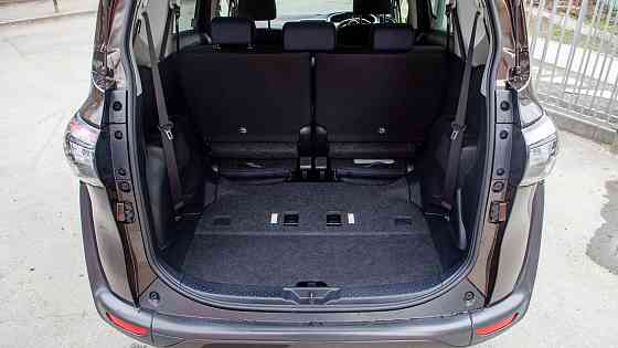 Продам Toyota Sienta Новосибирск