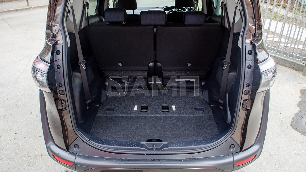 Продам Toyota Sienta Новосибирск - изображение 6