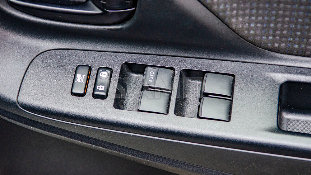 Продам Toyota Vitz Новосибирск - изображение 7